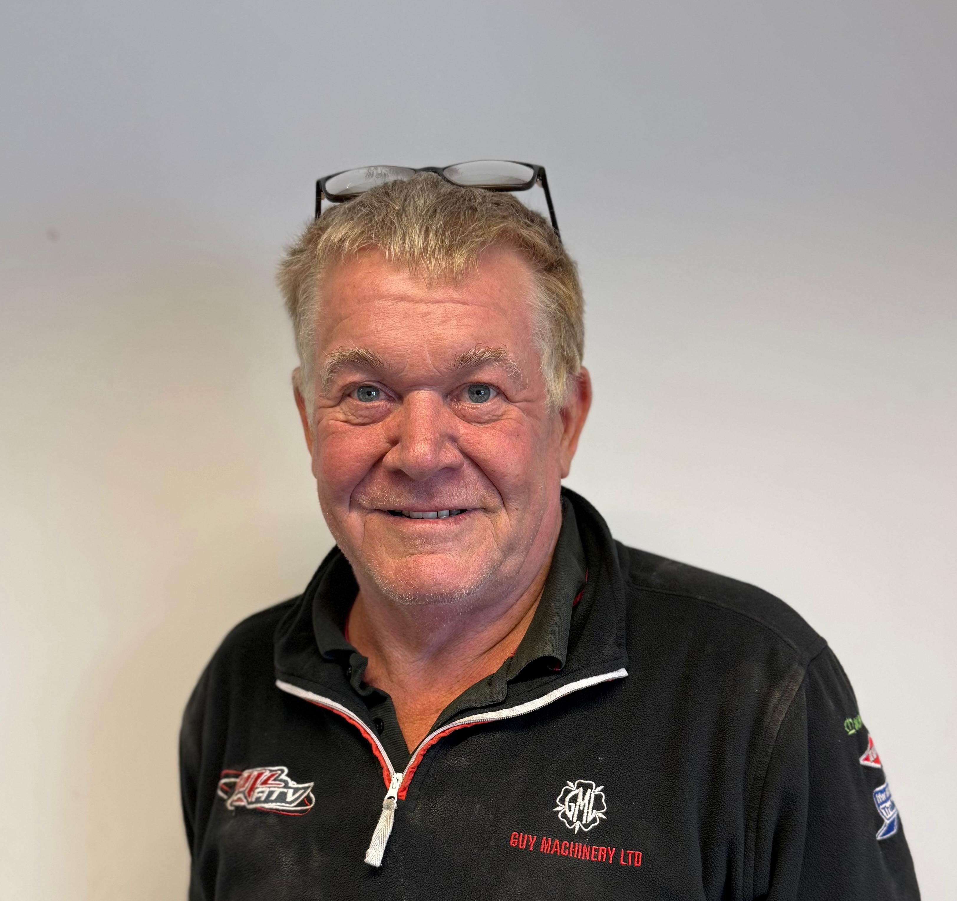 Mr Ian Giles